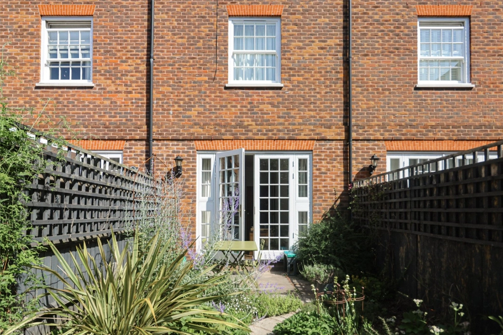 3 bedrooms houses for sale in Cadogan Road, Woolwich - SE18 view 10