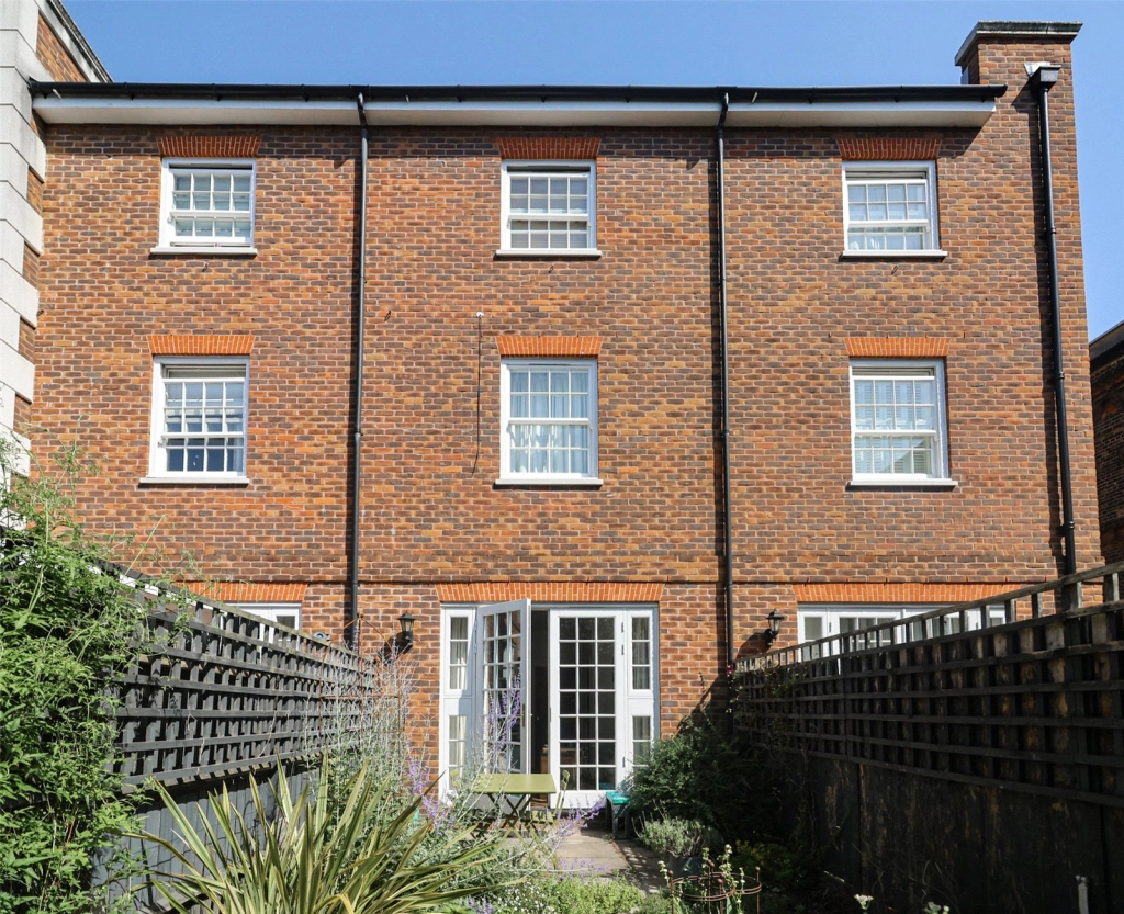 3 bedrooms houses for sale in Cadogan Road, Woolwich - SE18 view 17