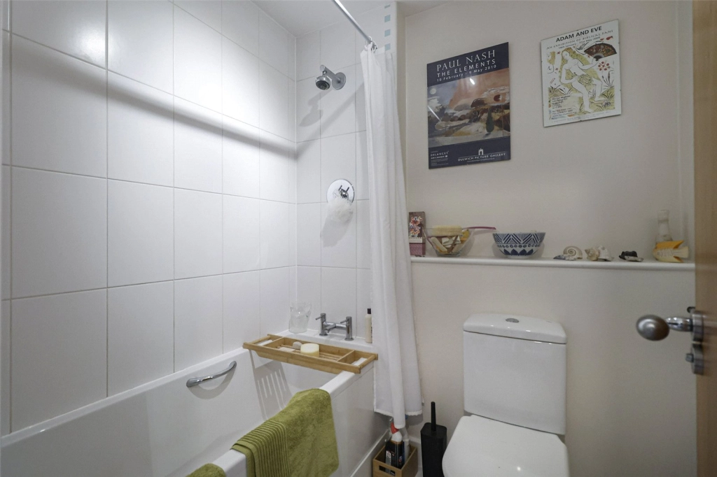 3 bedrooms houses for sale in Cadogan Road, Woolwich - SE18 view 6