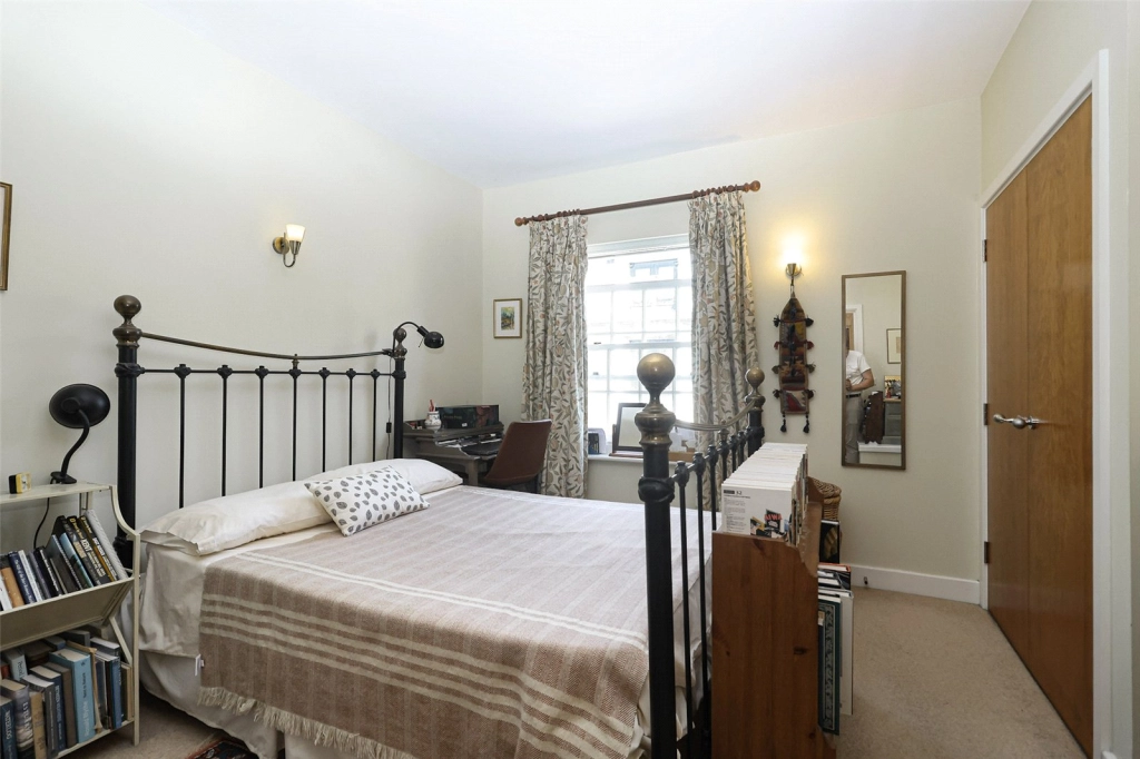 3 bedrooms houses for sale in Cadogan Road, Woolwich - SE18 view 5