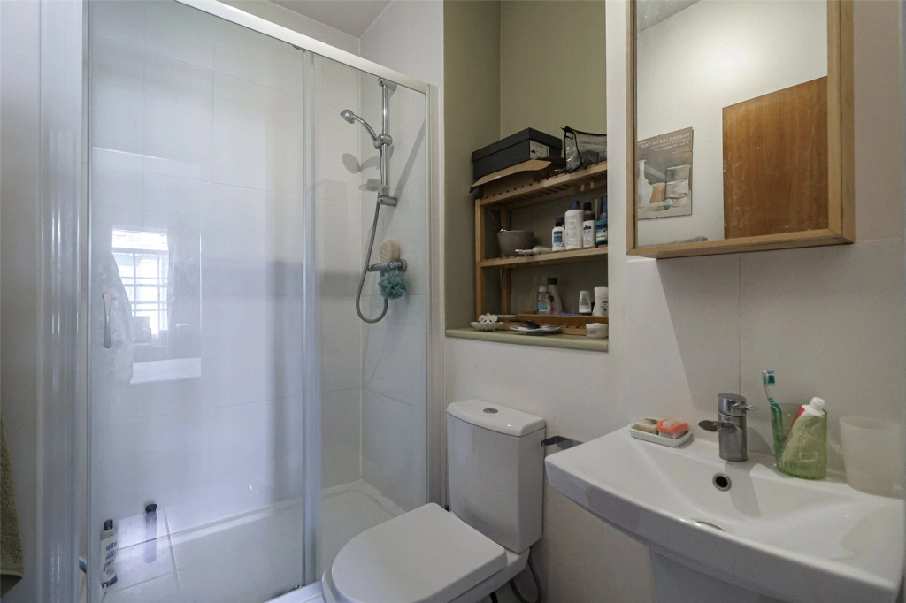 3 bedrooms houses for sale in Cadogan Road, Woolwich - SE18 view 9