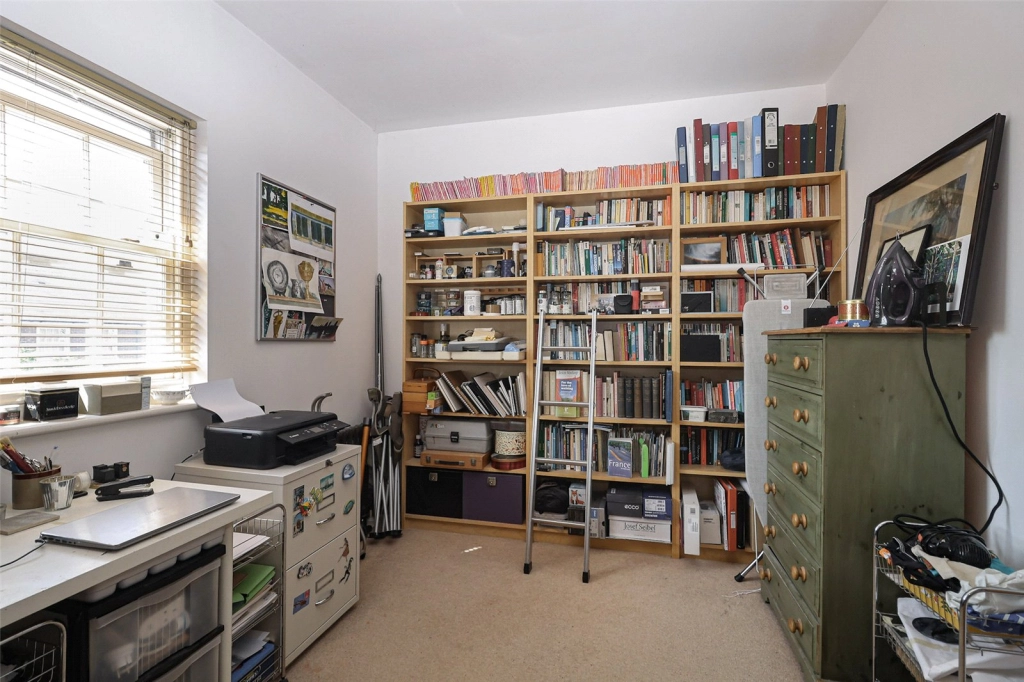 3 bedrooms houses for sale in Cadogan Road, Woolwich - SE18 view 8