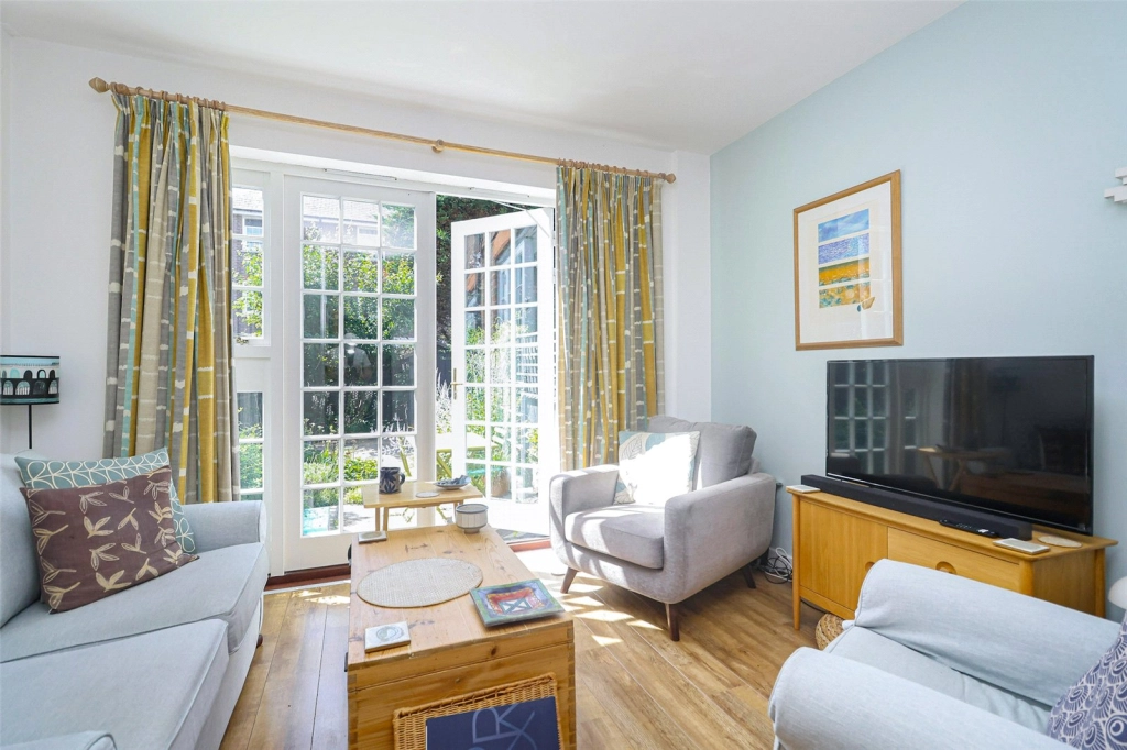 3 bedrooms houses for sale in Cadogan Road, Woolwich - SE18 view 2
