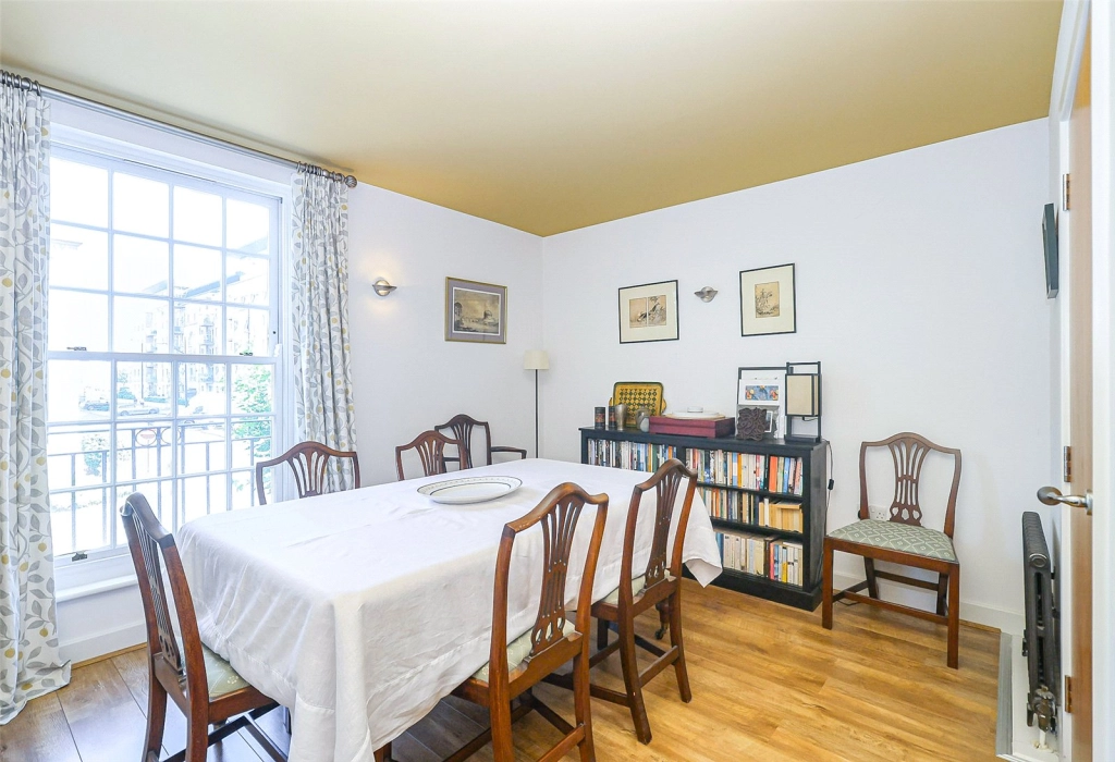 3 bedrooms houses for sale in Cadogan Road, Woolwich - SE18 view 4