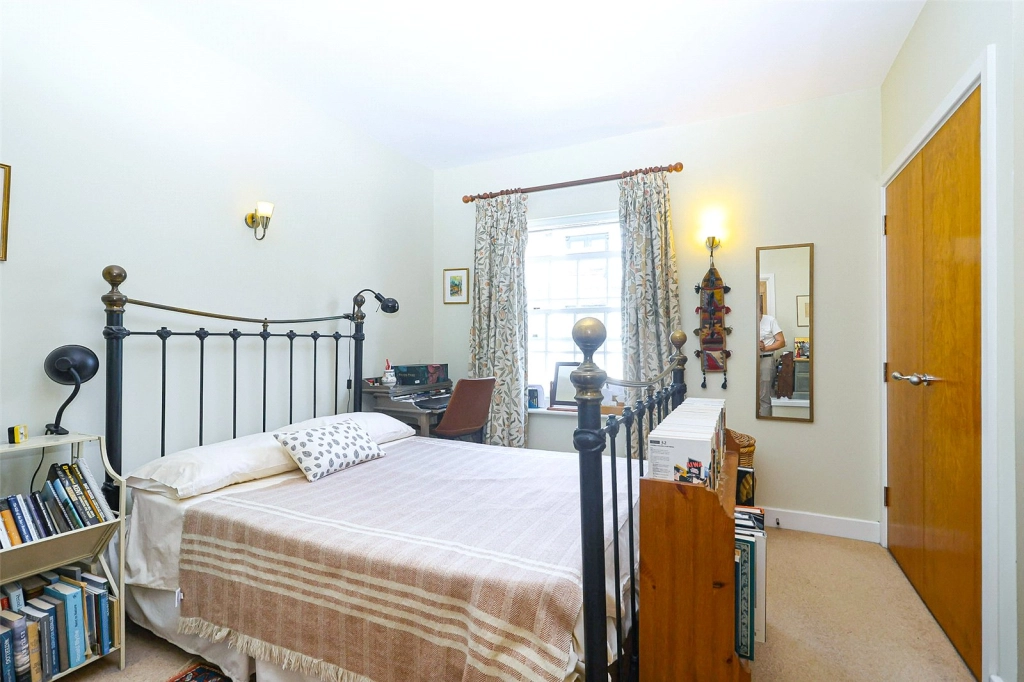 3 bedrooms houses for sale in Cadogan Road, Woolwich - SE18 view 7