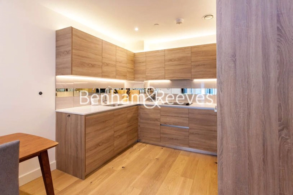 2 bedrooms apartments/flats for sale in Duke of Wellington Avenue, London - SE18 view 2