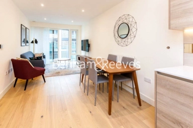 Duke of Wellington Avenue, London - SE18 view 3