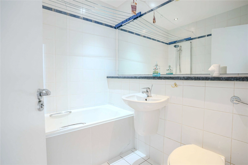 2 bedrooms apartments/flats for sale in Calderwood Street, London - SE18 view 7