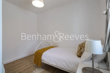 Pier Way, London - SE28 view 6