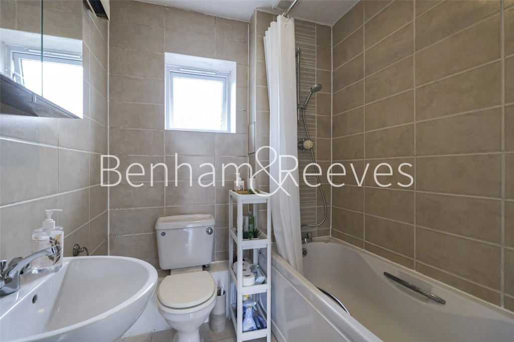 Studio apartments/flats for sale in Pier Way, London - SE28 view 12