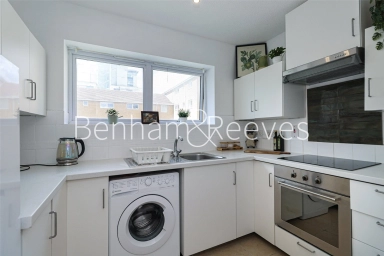 Pier Way, London - SE28 view 14