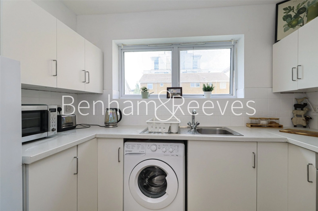 Studio apartments/flats for sale in Pier Way, London - SE28 view 16
