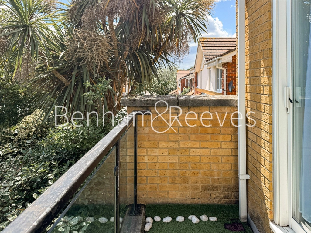 Studio apartments/flats for sale in Pier Way, London - SE28 view 18