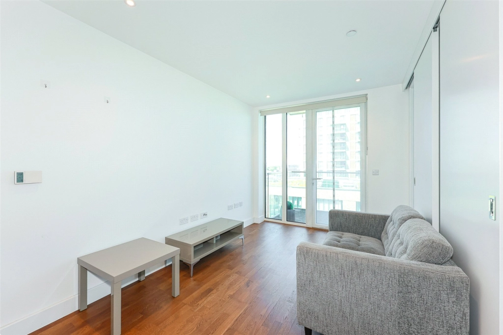 1 bedroom apartments/flats for sale in Victory Parade, Woolwich - SE18 view 2