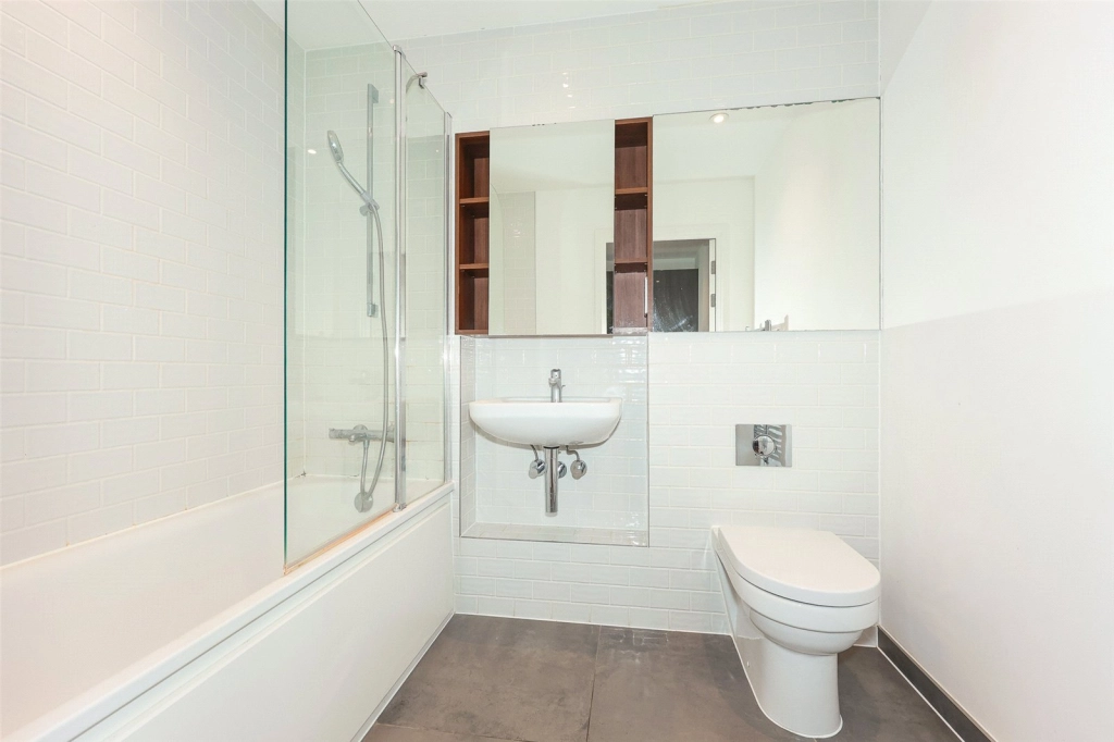 1 bedroom apartments/flats for sale in Victory Parade, Woolwich - SE18 view 5