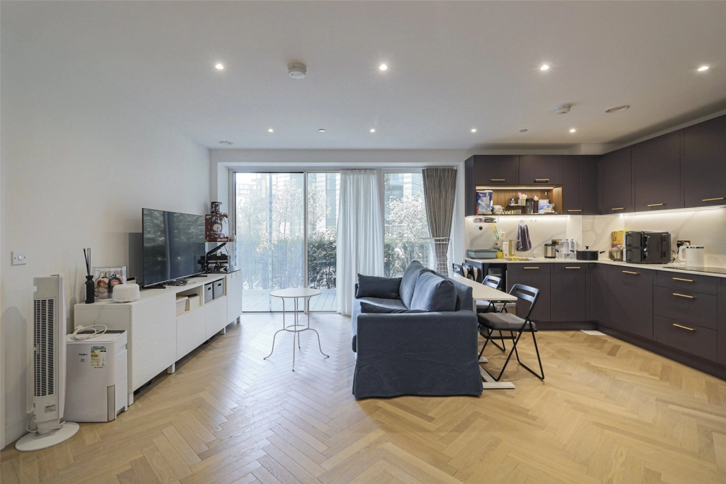 2 bedrooms apartments/flats for sale in Brigadier Walk, Woolwich - SE18 view 2