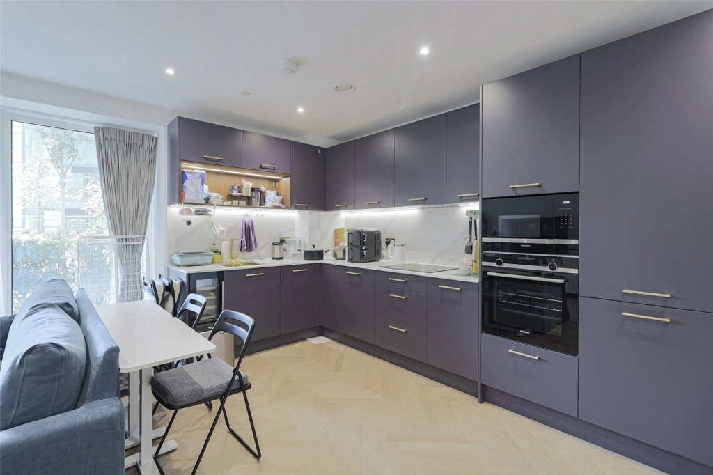 2 bedrooms apartments/flats for sale in Brigadier Walk, Woolwich - SE18 view 14