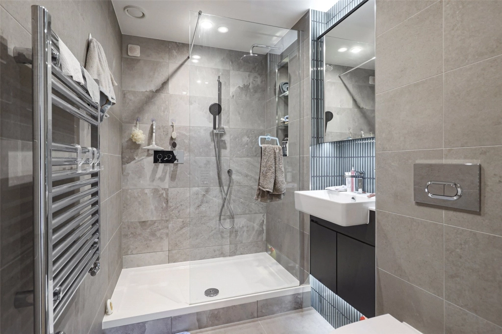 2 bedrooms apartments/flats for sale in Brigadier Walk, Woolwich - SE18 view 5