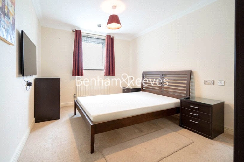 2 bedrooms apartments/flats for sale in Erebus Drive, London - SE28 view 5
