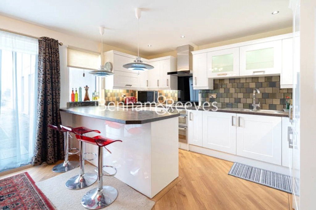 2 bedrooms apartments/flats for sale in Erebus Drive, London - SE28 view 14
