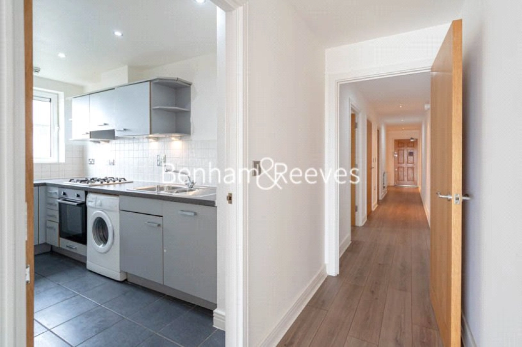 2 bedrooms apartments/flats for sale in Erebus Drive, London - SE28 view 8