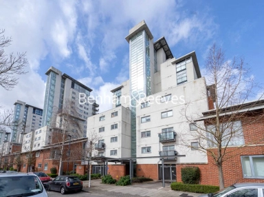 Erebus Drive, London - SE28 view 17