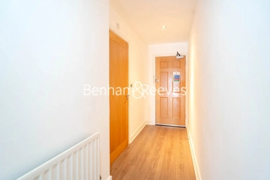 Erebus Drive, London - SE28 view 19