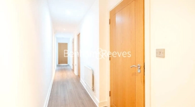 Erebus Drive, London - SE28 view 20