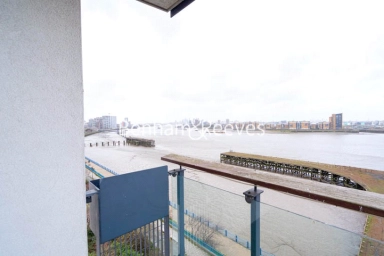 Erebus Drive, London - SE28 view 21
