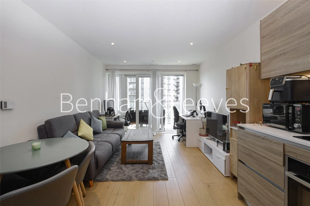 1 bedroom apartments/flats for sale in Duke of Wellington Avenue, London - SE18 view 4