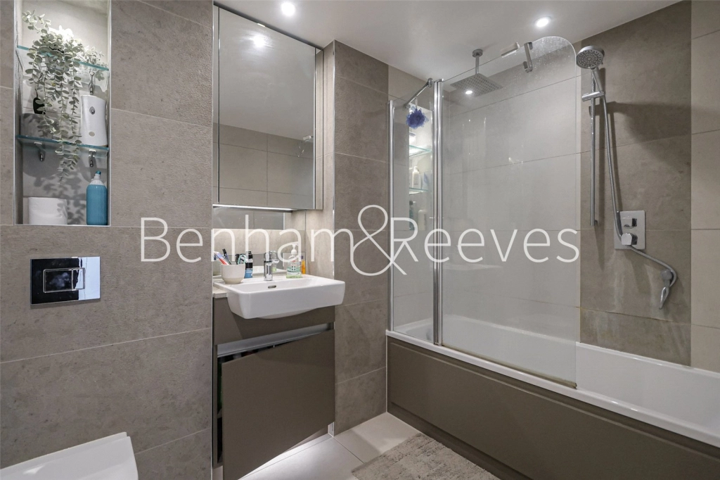 1 bedroom apartments/flats for sale in Duke of Wellington Avenue, London - SE18 view 12