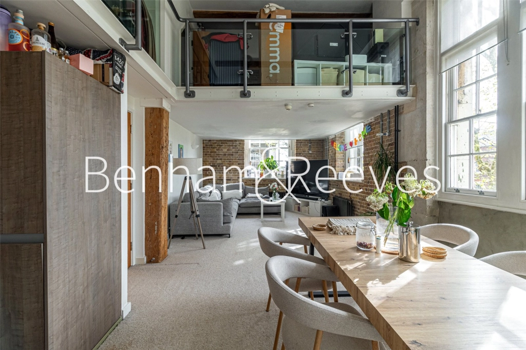 2 bedrooms apartments/flats for sale in Marlborough Road, London - SE18 view 2