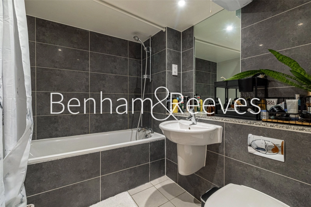 2 bedrooms apartments/flats for sale in Marlborough Road, London - SE18 view 14
