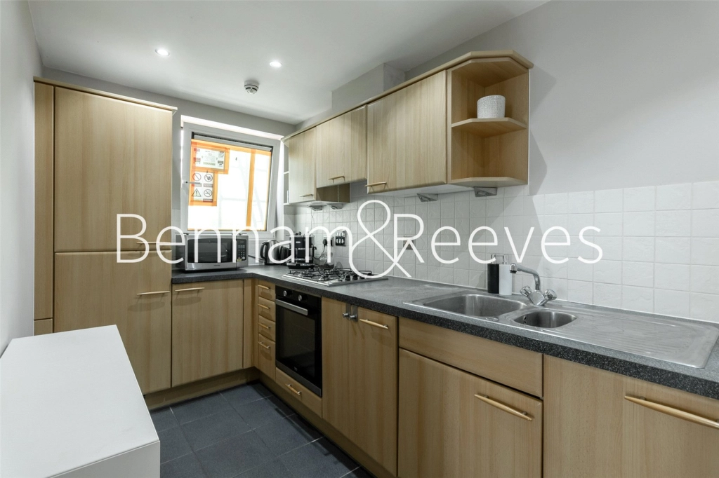 2 bedrooms apartments/flats for sale in Erebus Drive, London - SE28 view 2