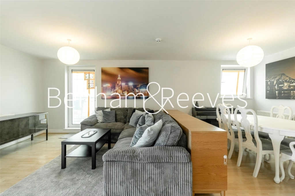 2 bedrooms apartments/flats for sale in Erebus Drive, London - SE28 view 4