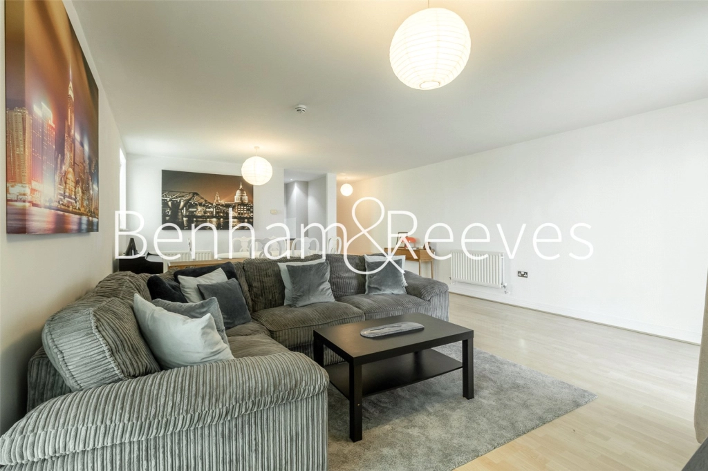 2 bedrooms apartments/flats for sale in Erebus Drive, London - SE28 view 5