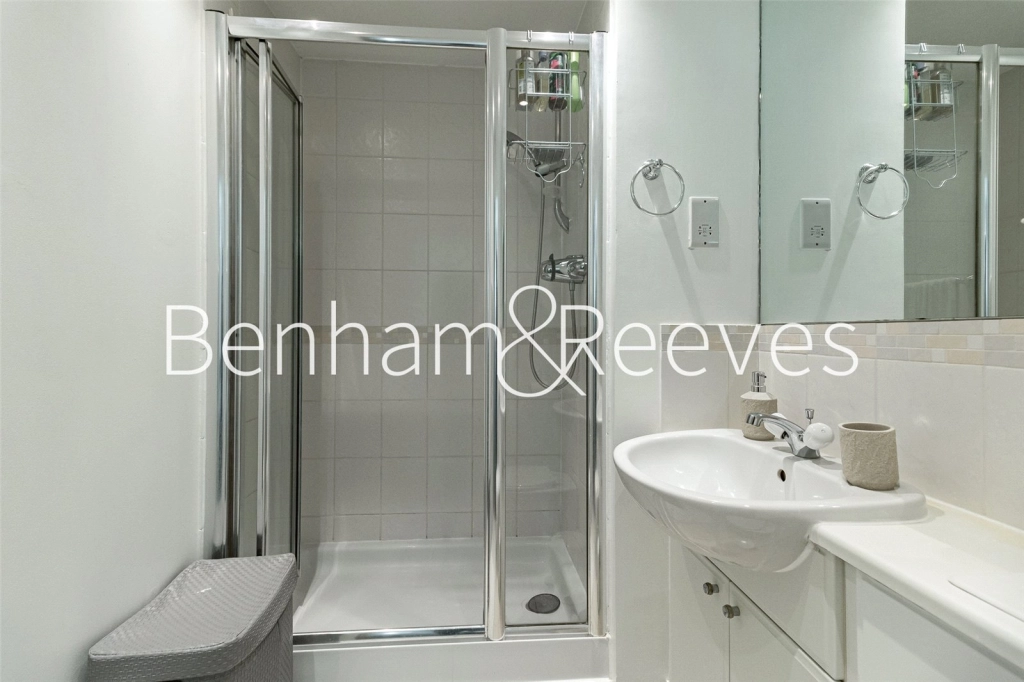 2 bedrooms apartments/flats for sale in Erebus Drive, London - SE28 view 7