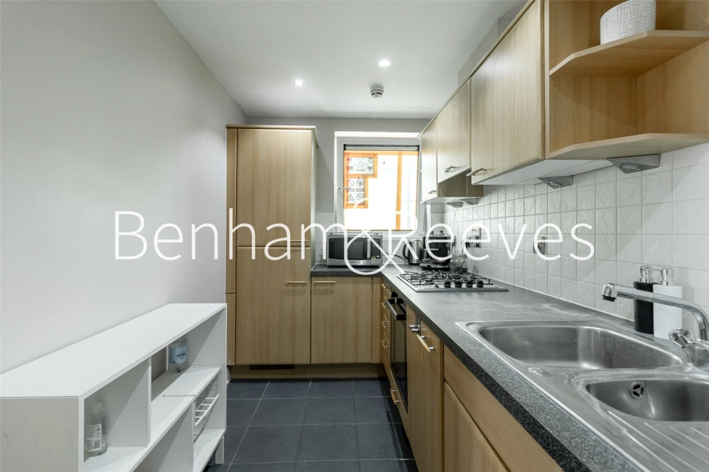 2 bedrooms apartments/flats for sale in Erebus Drive, London - SE28 view 9