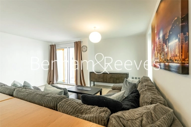 Erebus Drive, London - SE28 view 11