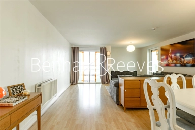 Erebus Drive, London - SE28 view 13