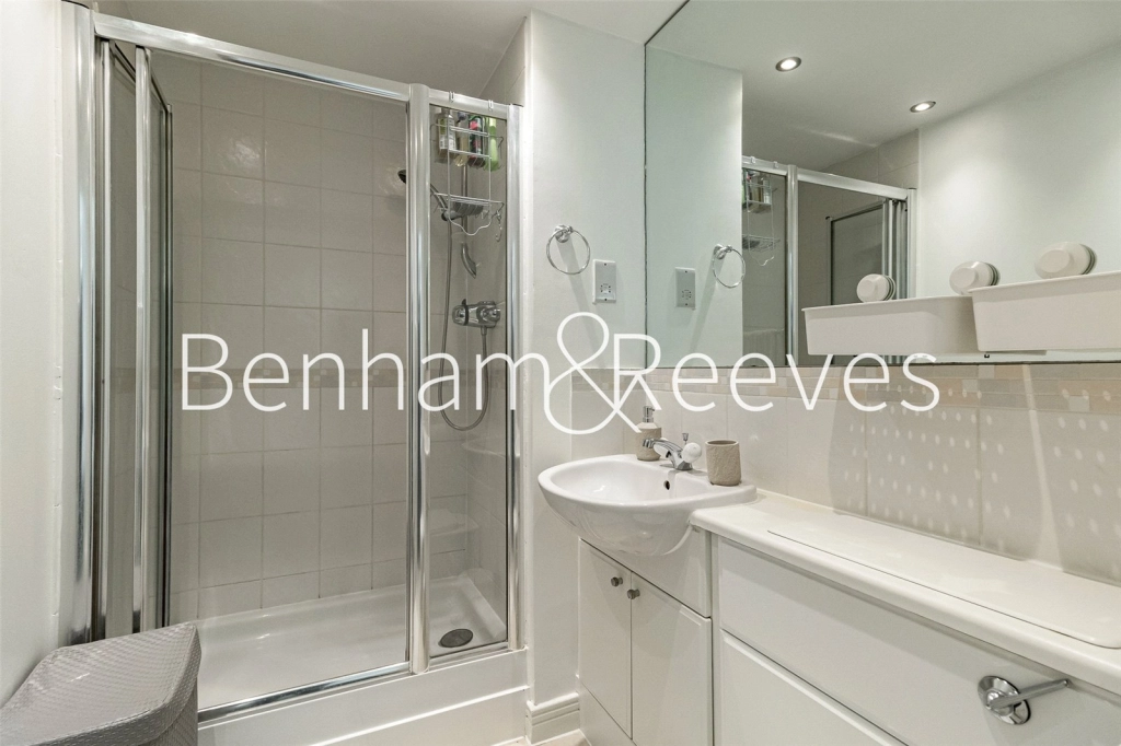 2 bedrooms apartments/flats for sale in Erebus Drive, London - SE28 view 14