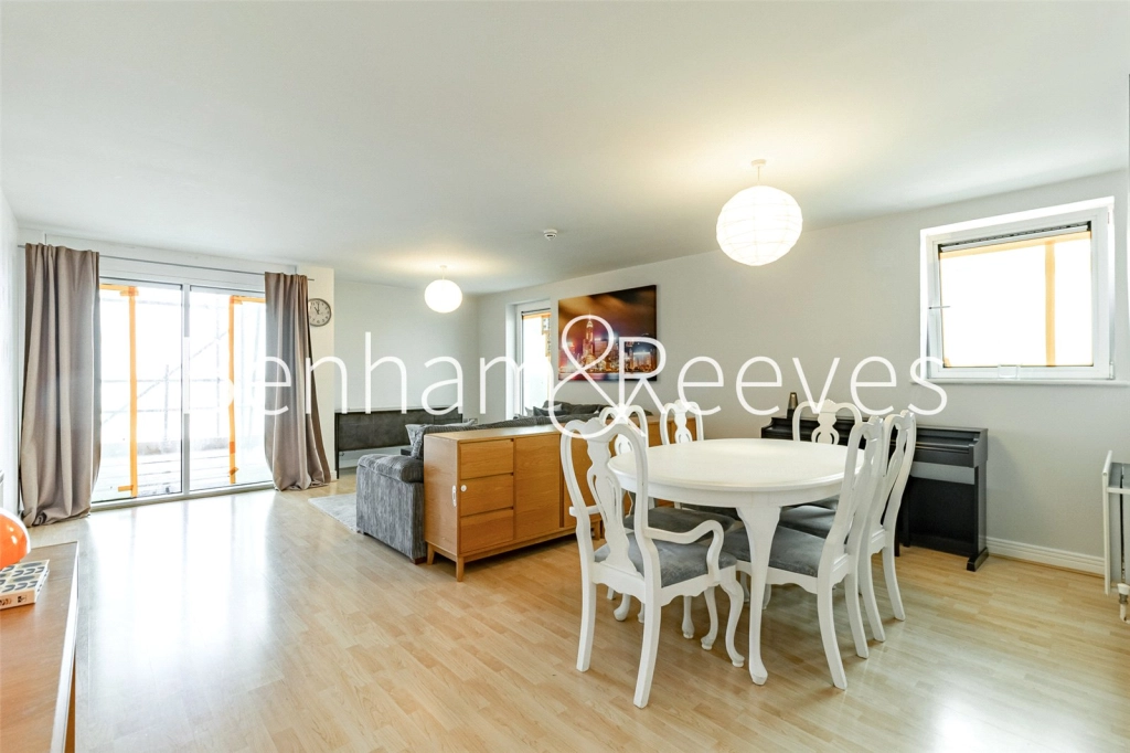 2 bedrooms apartments/flats for sale in Erebus Drive, London - SE28 view 16