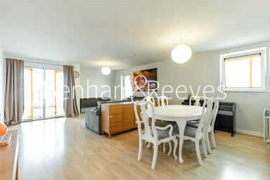 Erebus Drive, London - SE28 view 16