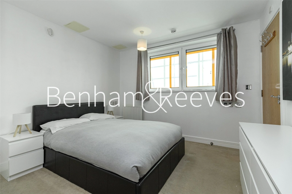 2 bedrooms apartments/flats for sale in Erebus Drive, London - SE28 view 17
