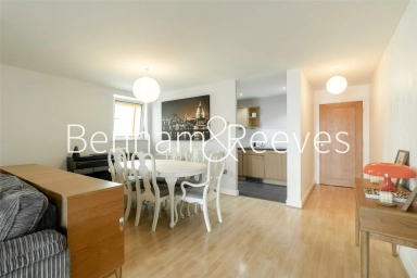 Erebus Drive, London - SE28 view 20