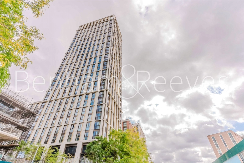 1 bedroom apartments/flats for sale in Affinity View, London - E16 view 2