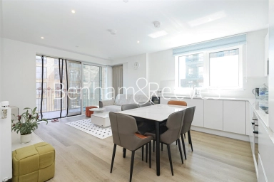 Banks Road, London - SE3 view 1