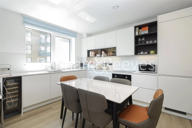 Banks Road, London - SE3 view 4