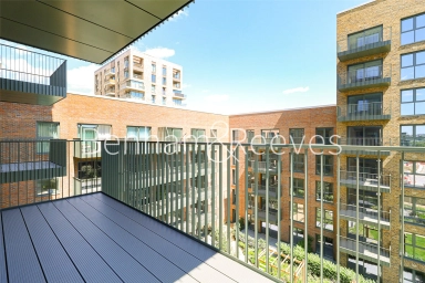 Banks Road, London - SE3 view 8