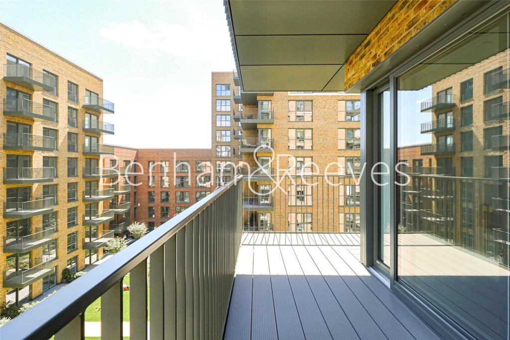2 bedrooms apartments/flats for sale in Banks Road, London - SE3 view 9